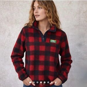 L.L. Bean Women's Buffalo Red and Black Plaid Fleece Pullover - M